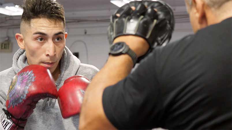 Esteban Sanchez Pro Boxer Aren Training